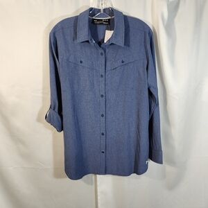 Under Armour Size Medium Casual Blue Button-Down Shirt